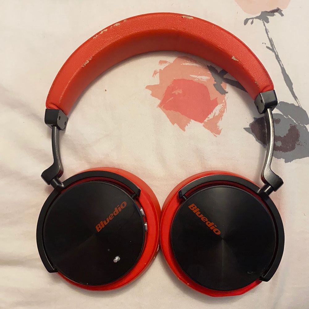 BluedioT5 Noise Cancelling Bluetooth Headphone Red